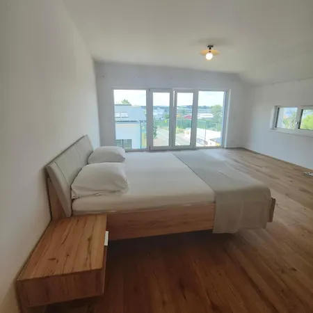 Triplex Apartment *